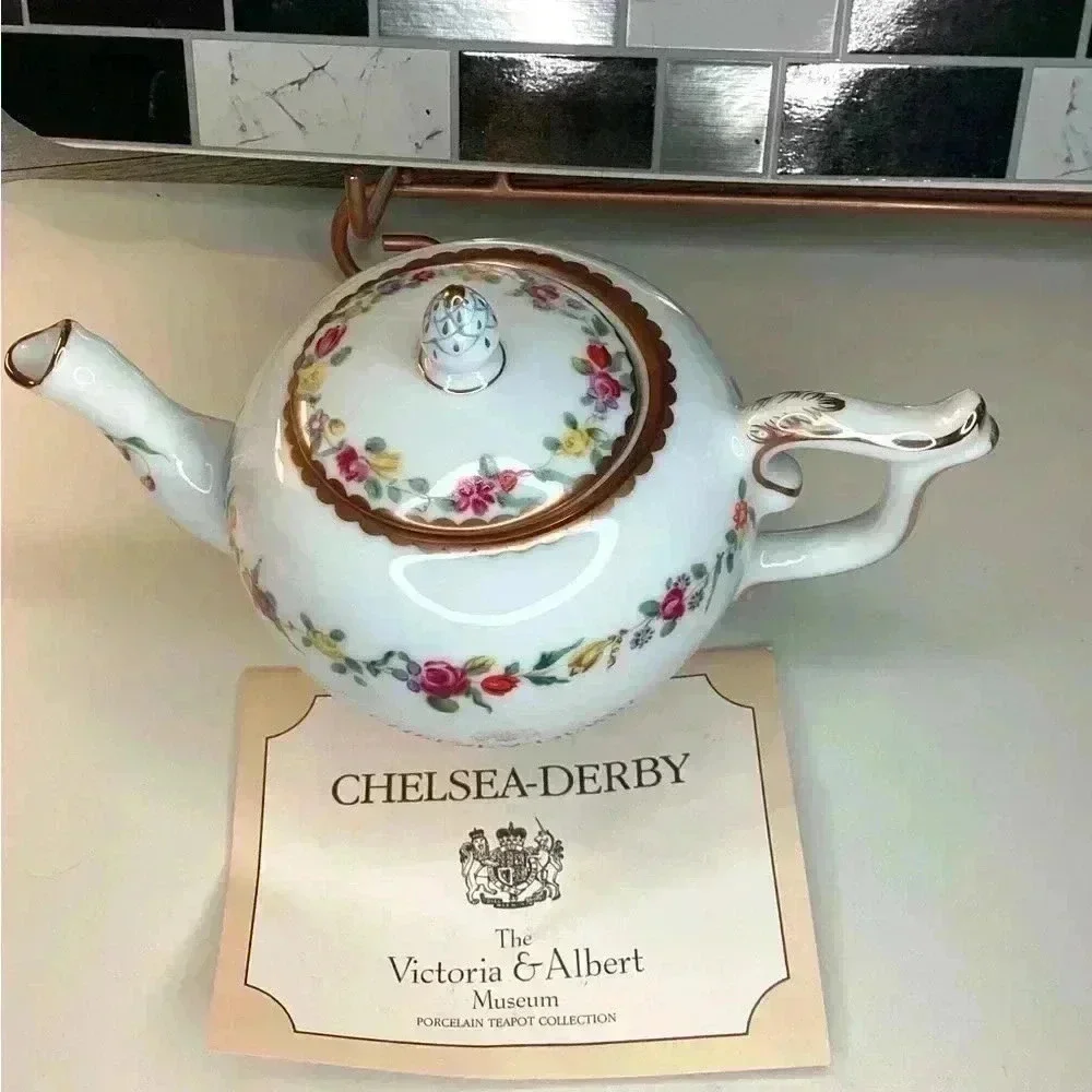 Vintage Chelsea-Derby Miniature Teapot and Cover 1985 (made) Franklin Mint
